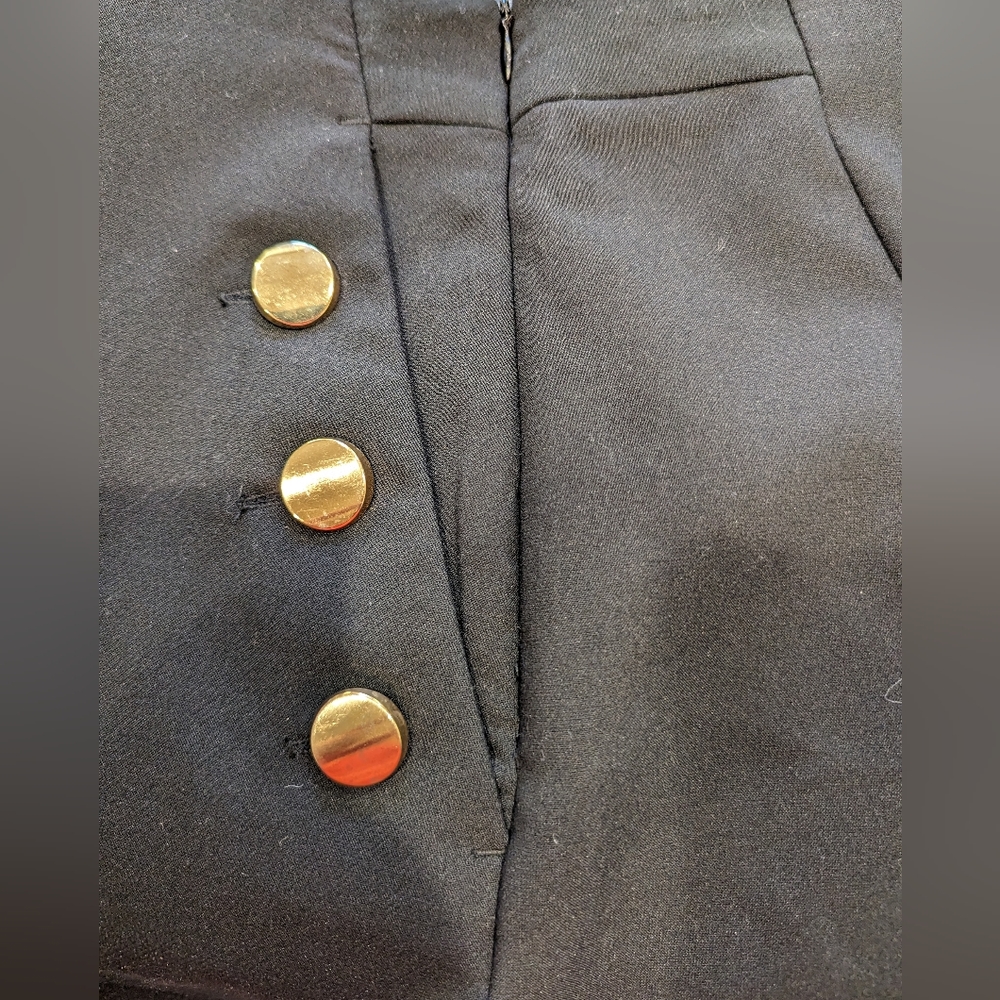 Zara pleated black dressy shorts with gold buttons size small - Picture 4 of 6